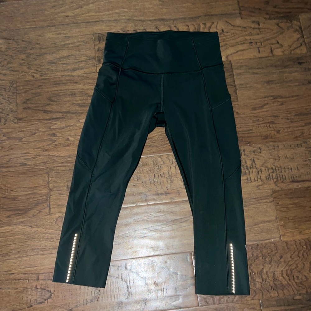 Lululemon size 6 guc
